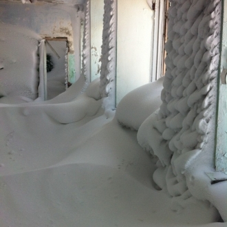 Комнаты заваленные снегом на Мысе Шмидта